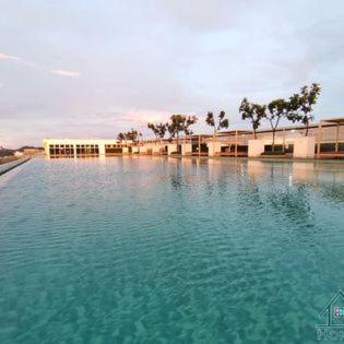 reSTARY - Travel, Sutera Avenue Infinity Pool - Imago Opposite - KK City- 2BR,6Pax 来沙旅 旅游主题公寓 - 无边际日落海景泳池 - Imago商场对面 - KK市中心 - 2房6人 - Kota Kinabalu - 1