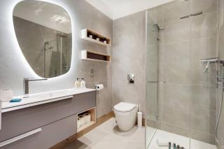 9 Borough Apartments - Spacious 2-Bed, 2-Bath Steps from London Bridge - 3