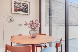13 Borough Apartments - Contemporary 1-Bed, 1-Bath in Borough - 3