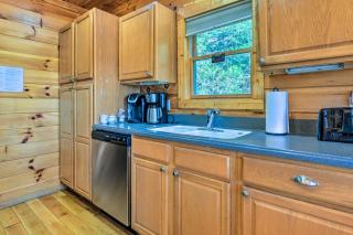 Bryson City Cabin Rental with Views and Hot Tub - Bryson City - 2
