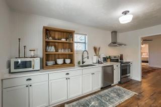 Wine Country Getaway for 12 with Biergarten, Fire Pit - Johnson City - 1
