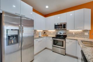 Townhome with Lanai about 9 Mi to Disney! - Orlando - 4