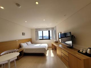 BK Hotel Jeju - Seogwipo - 8