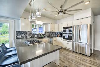 Lakefront Bremerton Vacation Rental with Deck! - 4