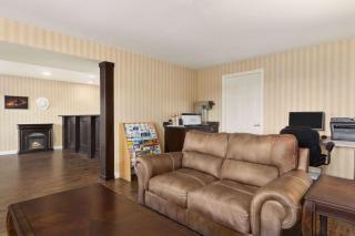 Travelodge by Wyndham Kamloops Mountview - 5