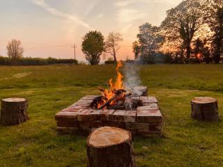 Somerleyton Meadows - Somerley House plus Hut & Hot Tub - 2