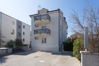Apartments Villa JaPeRi - Kaštela (Castelli) - 1