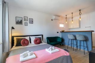 Apartments Klara - Molunat - 8
