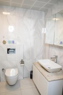 ONLY ONE Suites & Residences - 6