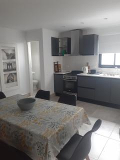 Casa Alem, amplia y confortable. - Tandil - 2