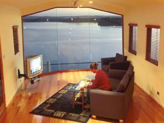 Wheelhouse Apartments - Strahan - 8
