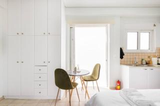 Adorable sunny studio with private balcony I - Atene - 3