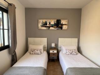 Villa Eva - New to the market, fully refurbished licensed villa - private pool - Caleta de Fuste - 3