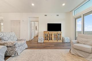 Vista Del Mar 402 - 3