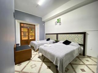 WHOST Hotel y Hostal - 3