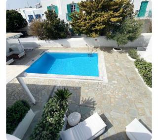 white luxury suite with shared pool downtown - Mykonos-stad - 9