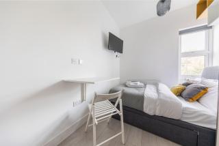 Functional Budget Stay with Wi-Fi and Laundry Facilities near Tube Station - Londen - 9