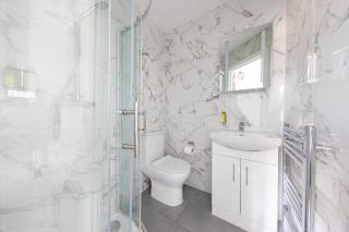 Functional Budget Stay with Wi-Fi and Laundry Facilities near Tube Station - Londen - 6