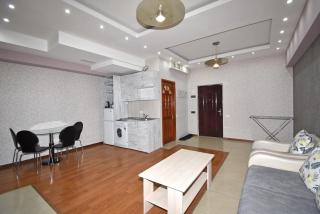 Armenak Apartment No 8, Abovyan Street - 2