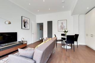DG1 - Family-Friendly 2-Bed with Garden in Acton - by Short Stories London - 6