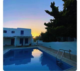 white luxury suite with shared pool downtown - Mykonos-stad - 2