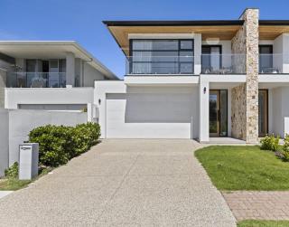 Swainson on Lexington - 200m to Beach! - Henley Beach South - 8