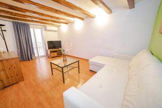 Rustic Poble Sec Apartment - 9