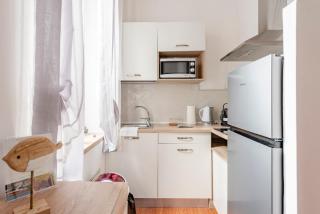 Mazzini 12, Elegant Central Apartment with Free Private Garage 800 m, Air Conditioning, Wi-Fi, Just 100 m from the Public Beach - Rapallo - 9