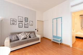 Mazzini 12, Elegant Central Apartment with Free Private Garage 800 m, Air Conditioning, Wi-Fi, Just 100 m from the Public Beach - Rapallo - 1
