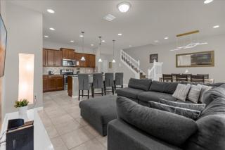5 Bedrooms 45 Bathrooms Windsor At Westside 8936 Al - 8