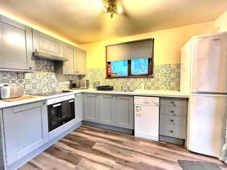 BlueBell 16-Hot Tub-Woodland Lodges-Pembrokeshire - Carmarthen - 1