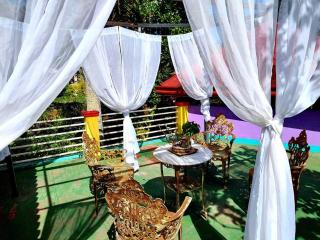 PROMO: Shabby Chic Countryhome with Huge Garden, Jacuzzi Pool, Mini Billiards, Video Karaoke - Tagaytay - 1