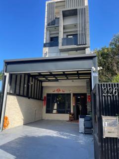 花蓮市海闊首驛海景包棟民宿 KTV不限時 電動麻將 獨棟電梯別墅 VIP浴缸 停車免費 烤肉行程代買代訂 加Line訂房為主 過年開放預訂 歡迎詢問 - Città di Hualien - 5