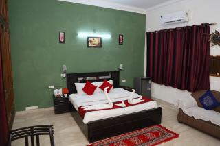 Hotel Ashray Noida - Noida - 8