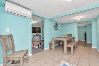 Galveston Studio - Sleeps 7 - Minutes to Beach !! - Galveston - 4