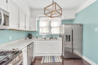 2 Kitchens,2 Living Rooms,4 Bedrooms-Close to all! - Galveston - 3
