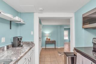 3 Units together, in one home in Historical Galveston - 8 min walk to beach! - 4