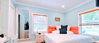 The Beachy Bungalow w/King Bed, near Dtwn & Beach - Sint-Petersburg - 2