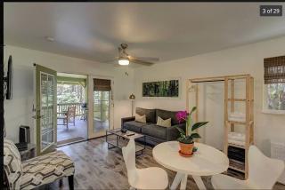 Volcano One - Modern Studio with Lanai near Volcano National Park - Volcano - 1