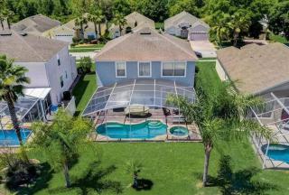 5 Bedroom Disney Vacation Resort with Private Pool Spa Golf Pet Friendly - Davenport - 0