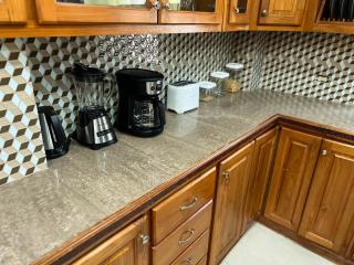 Pineridge Hideaway 1 Bedroom Apartment #1 - Arouca - 1