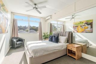 THE Ritz - In the Heart of Town - Yamba - 1