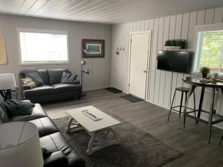 Cabin #6 - Strawberry - 4