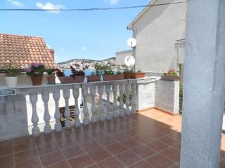 Apartments Branko - Tisno - 8