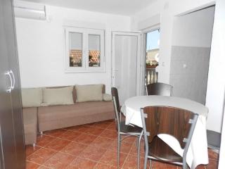 Apartments Branko - Tisno - 4