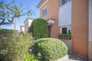 Casa adosada con piscina comunitaria Solo familias no grupos de jovenes - 2