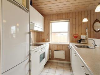 Holiday Home Dolma - 75m from the sea by Interhome - Løkken - 4