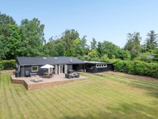 Holiday Home Selina - 600m from the sea in Sealand by Interhome - Dronningmølle - 6