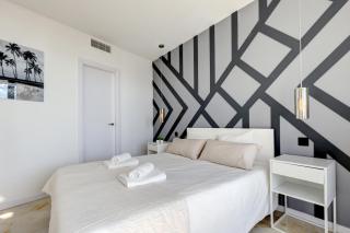 Modern, elite hillside home w/sea & mountain views - Marbella - 5