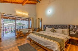 SaffronStays Kurmavana, Bhimtal - luxury cottage with pool and lawn - All clear roads - 1